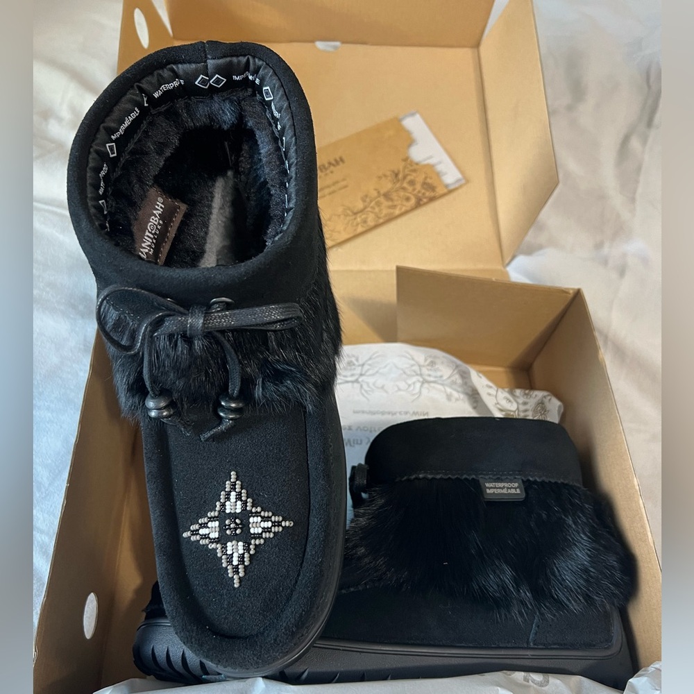 BNWT Manitoba Mukluks